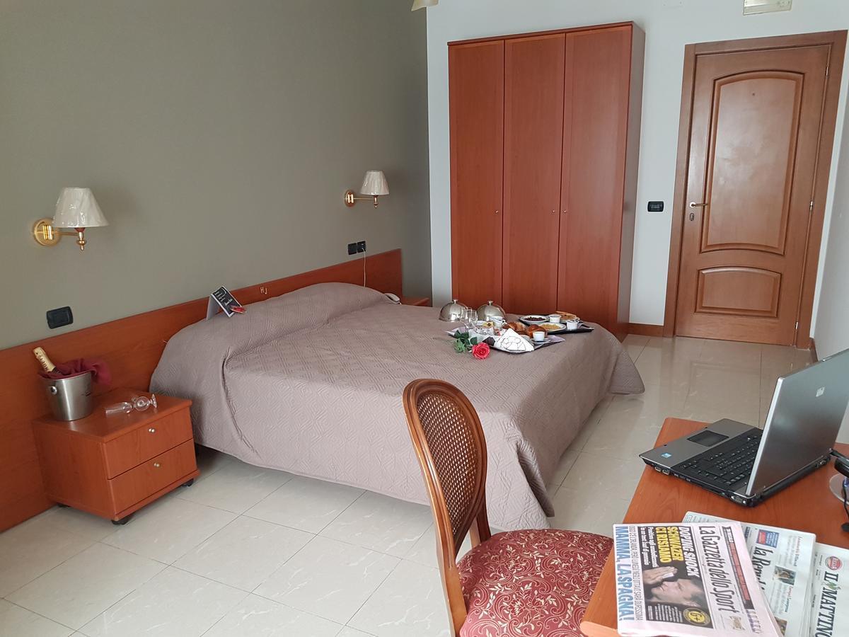 Hotel Joy Castel Volturno Dış mekan fotoğraf