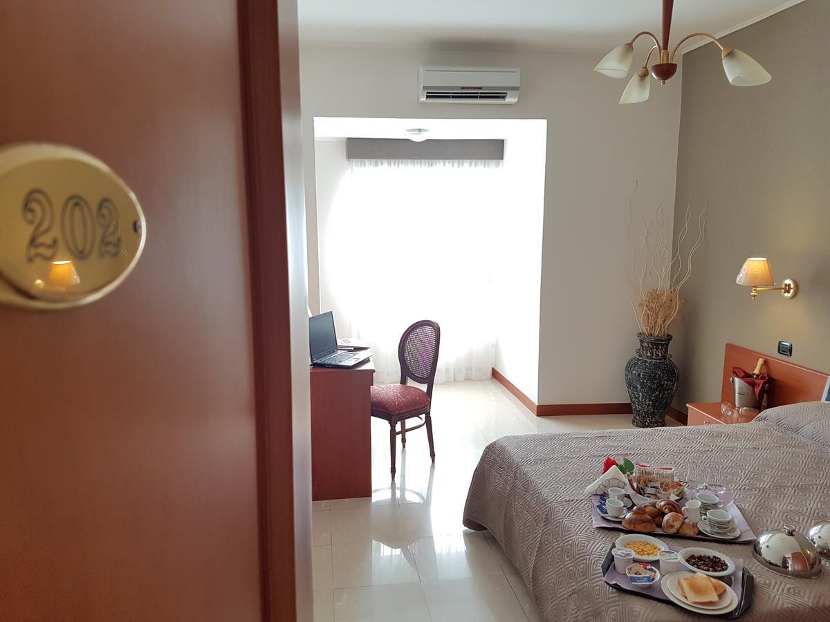 Hotel Joy Castel Volturno Dış mekan fotoğraf